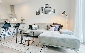 Modernes Trierer Cityloft Mit Grossem Balkon